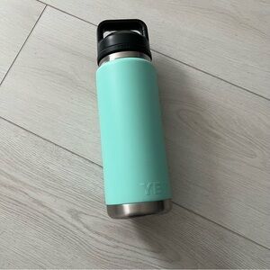 Yeti rambler 26 oz with chug cap